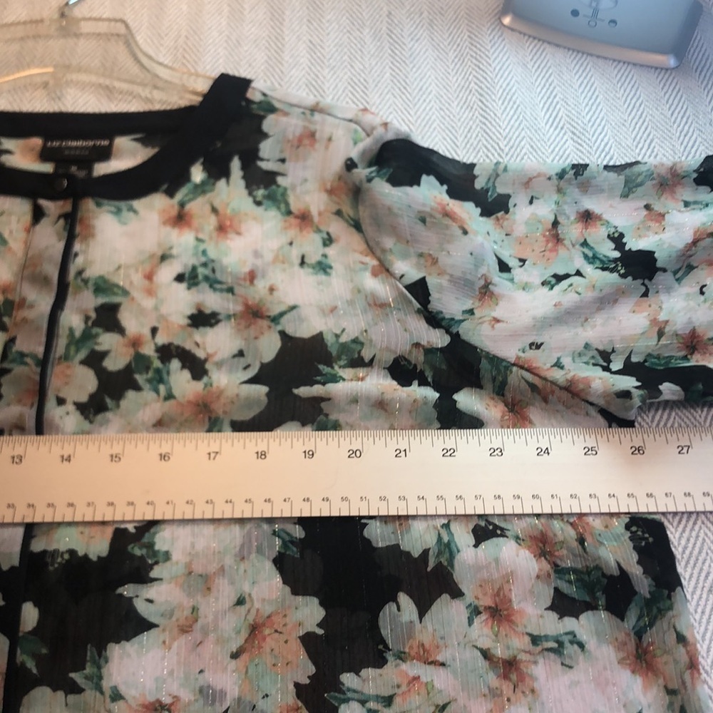 LIZ Claiborne 1X Sheer Blouse Floral PIT TO PIT 26"  corals, greens, Preworn - Picture 8 of 15